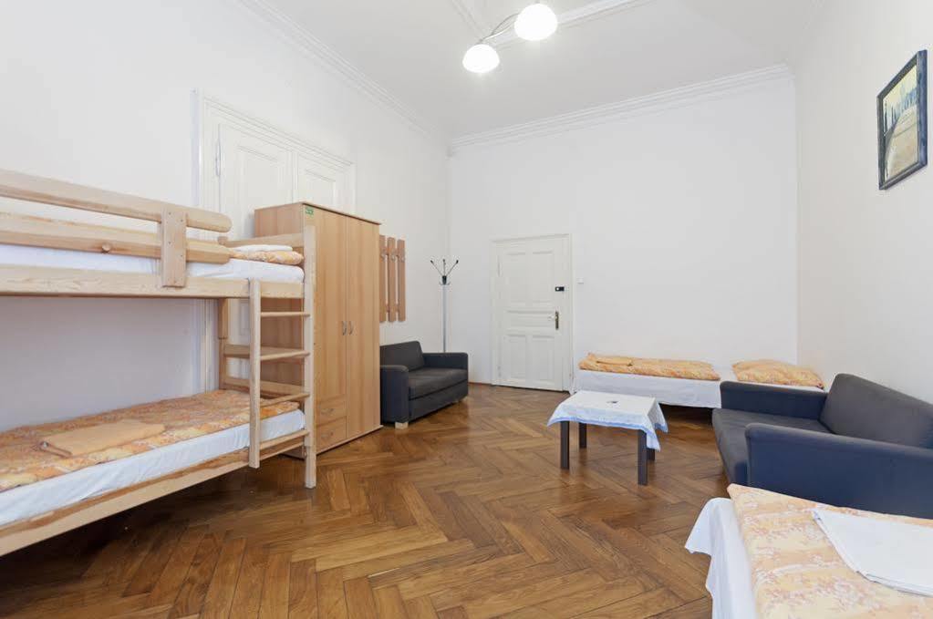 Gallery Hostelプラハ エクステリア 写真