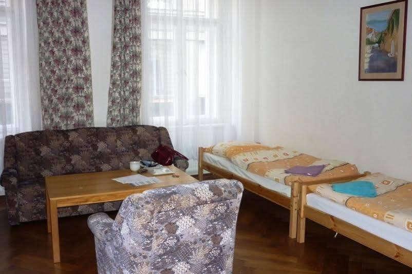 Gallery Hostelプラハ エクステリア 写真